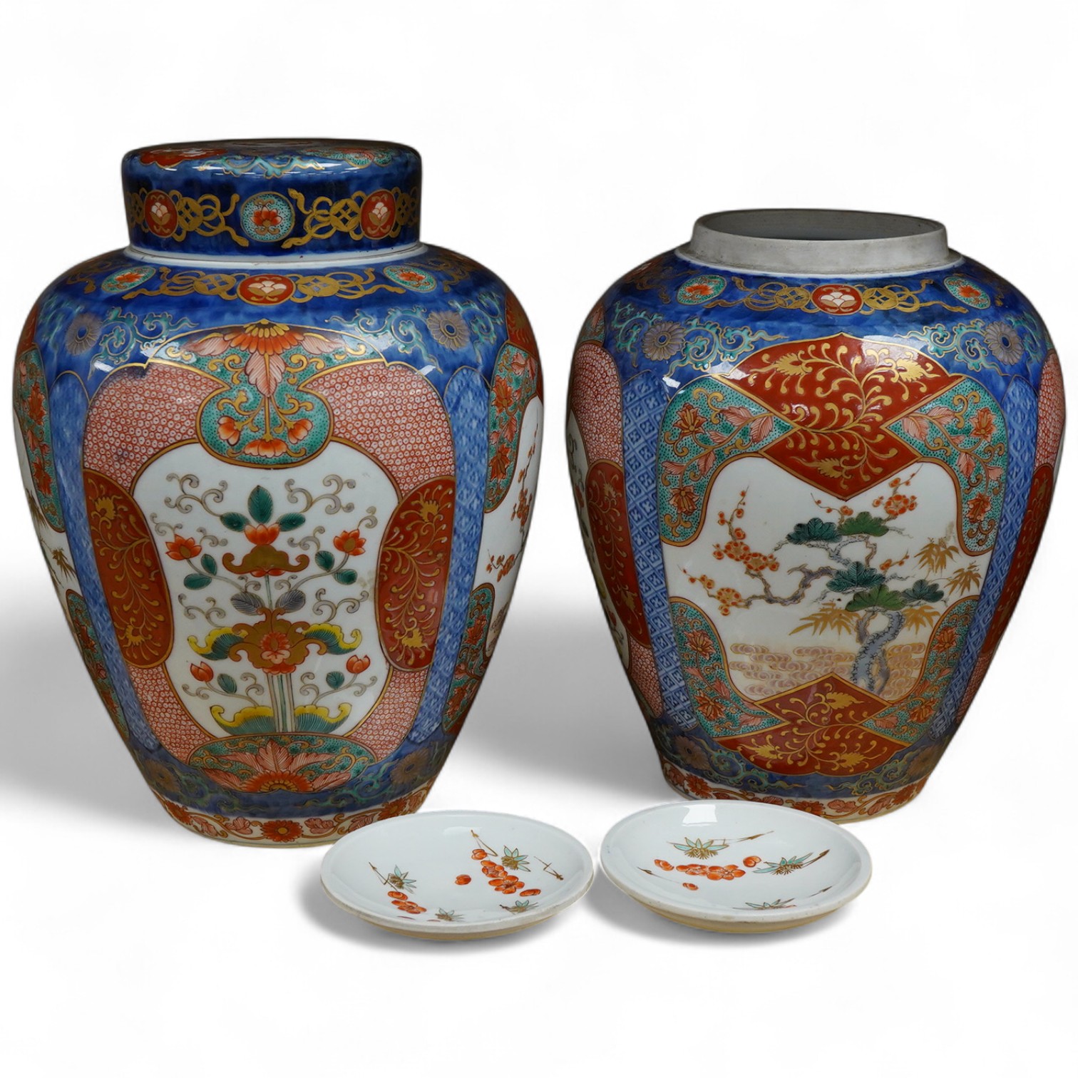 A pair of Japanese Fukagawa Imari vases and covers, with internal covers, one cover, koransha mark, 25cm